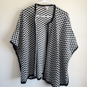 Chicos Black White Patterned Poncho Cape Sweater Small Medium